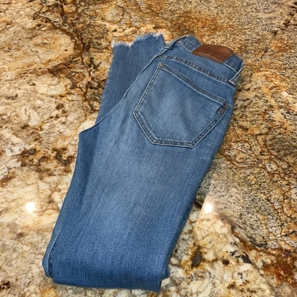 Madewell 9’ High Rise Distressed Skinny Jeans